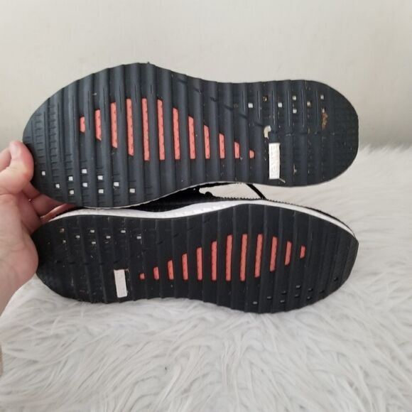 Puma running/athletic shoes - Picture 3 of 7